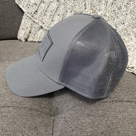 Yeti Snapback/Adjustable Hat - Picture 4 of 6